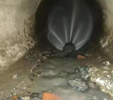 陈巴尔虎市政管道清淤